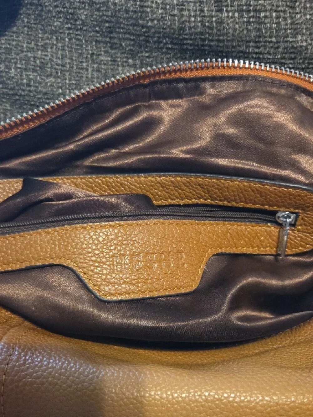 Heshe tan leather